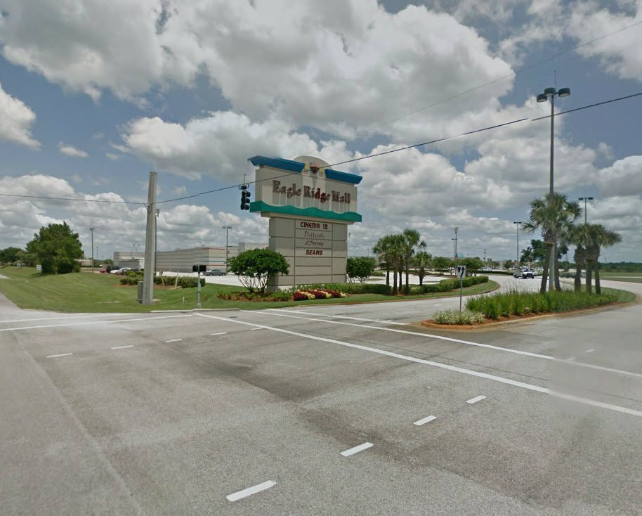Toys R Us: 9 Eagle Ridge Drive, Lake Wales, FL 33859